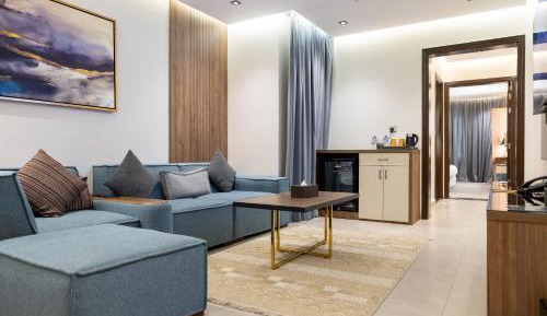 Deluxe King Suite