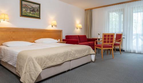 Deluxe Suite with Balcony