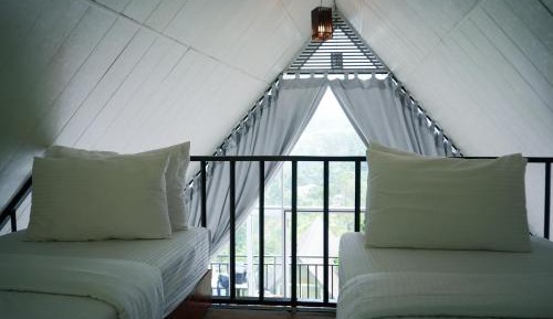 Deluxe Double or Twin Room with Mountain View