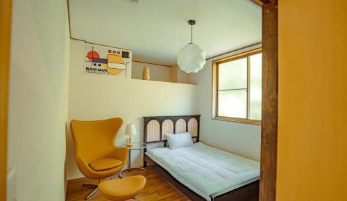 Single Room with Shared Bathroom