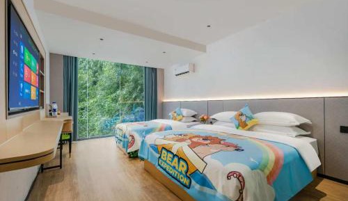 180 Degree View Twin Room