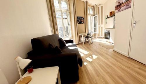 Room #1474186201