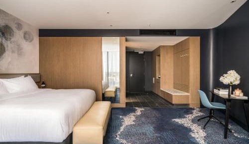Superior Accessible Room with One King Size Bed