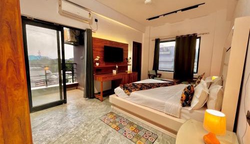 King Room with Balcony