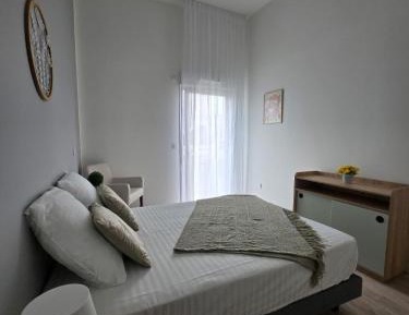 Room #1473848401