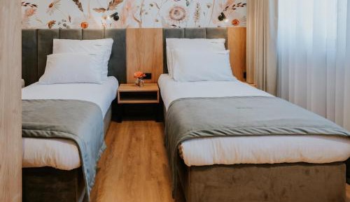 Room #749881419