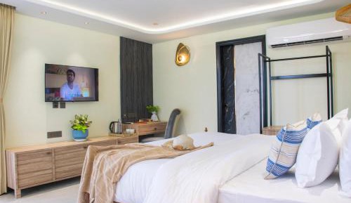 Three-Bedroom Apartment with Balcony