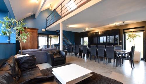 Five-Bedroom Holiday Home