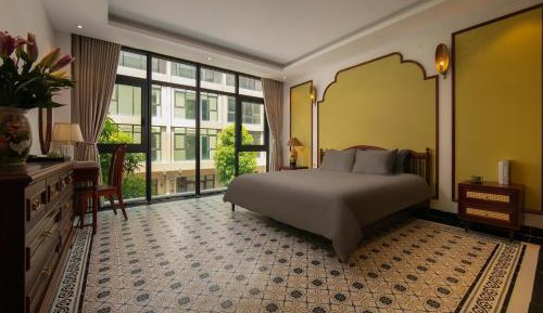 One-Bedroom Apartment with Balcony