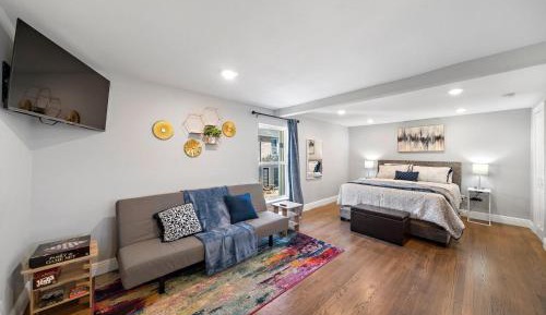 King Studio with Sofa Bed