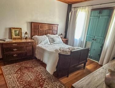 Suite with Mountain View