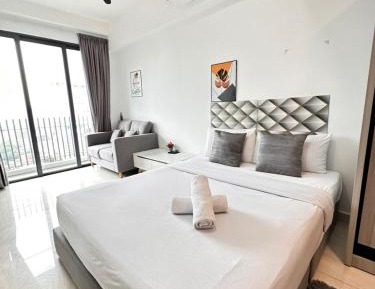 Two-Bedroom Deluxe Apartment with Balcony