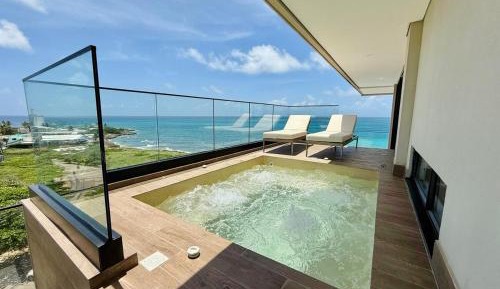 Two-Bedroom Deluxe Apartment with Ocean View