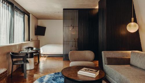 East End Balcony Suite