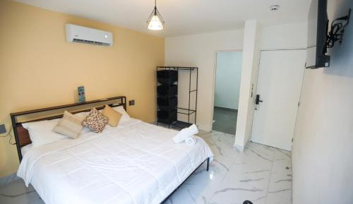 Deluxe King Suite
