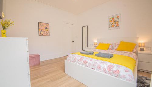 Deluxe Double Room with Shower