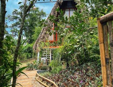 Bungalow with Garden View