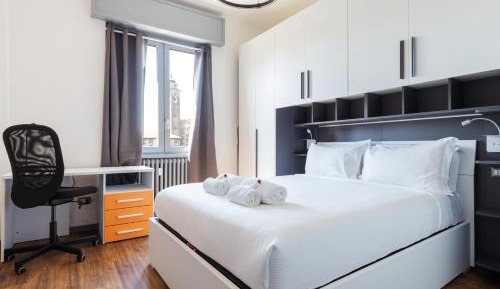 One-Bedroom Apartment with View