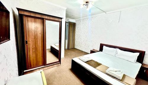 Standard Queen Room