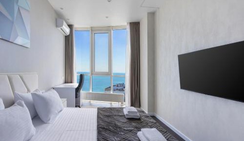One-Bedroom Apartment with Sea View and Terrace