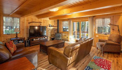 Three-Bedroom Holiday Home 