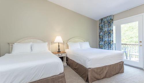 Eagle Trace One Bedroom Condo with Jacuzzi - Partial Kitchen
