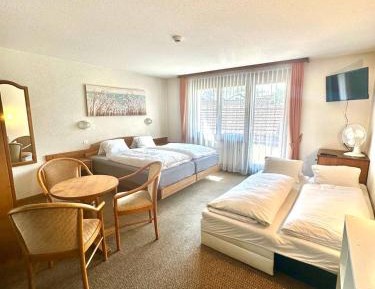 Family Room (2 Adults + 2 Children)