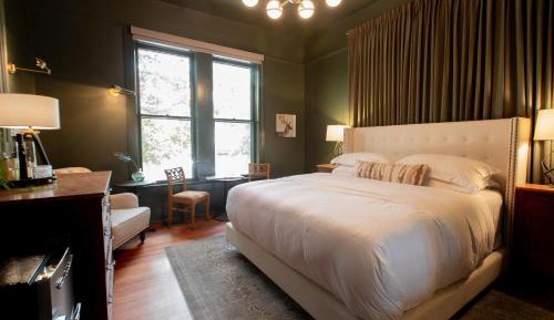 King Room with Pool View