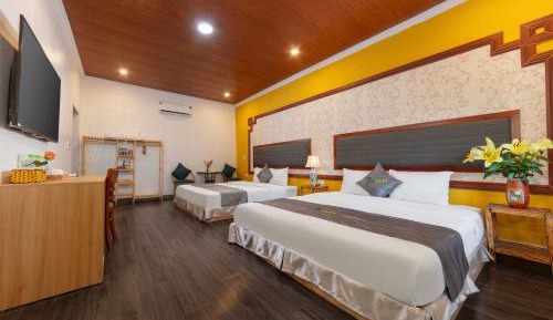 Quadruple Room with Lake View