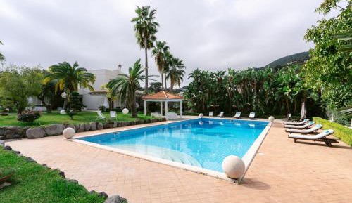 Six-Bedroom Villa 