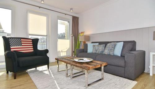 One-Bedroom Apartment with Balcony