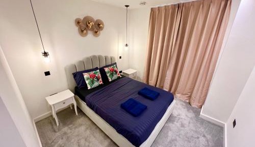 Two-Bedroom Deluxe Apartment with Balcony