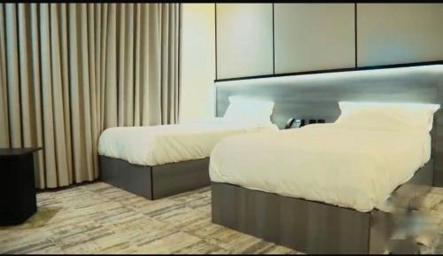 Large Single Room
