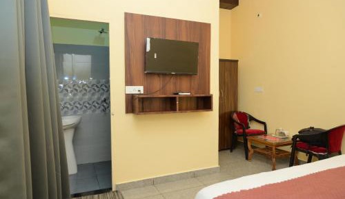 Double Room with Private Bathroom