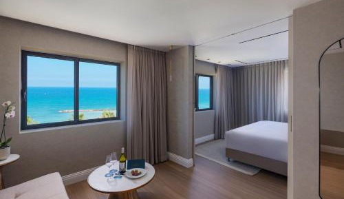 Junior Suite - Partial Sea View