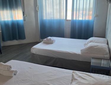 Economy Triple Room