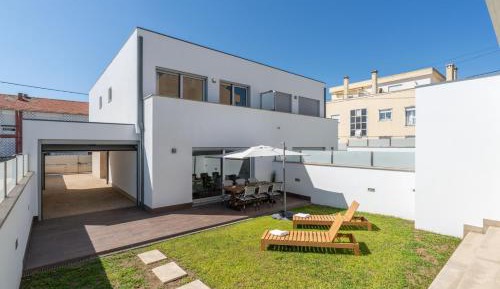 Three-Bedroom Holiday Home 
