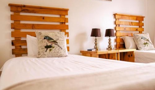 Three-Bedroom Log Cabin with Splash Pool