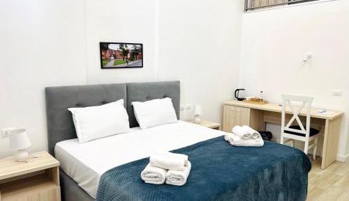 Deluxe Double Room with Side Sea View