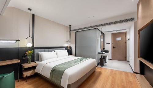 Queen Room