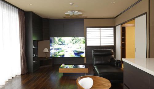 Five-Bedroom Deluxe Apartment