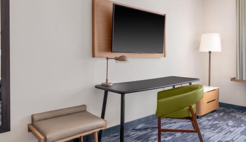 Standard King Room with City View