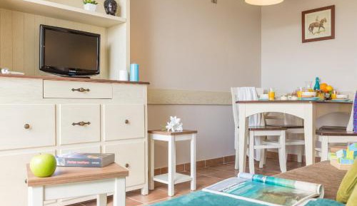 One-Bedroom Apartment with Terrace or  Balcony (4 People) - Quartier du Hameau