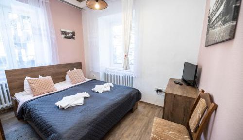 Quadruple Room with Private Bathroom