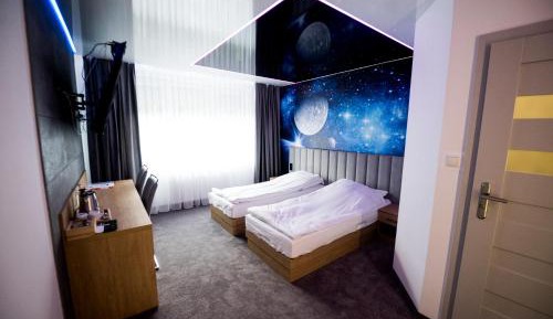 Deluxe Studio