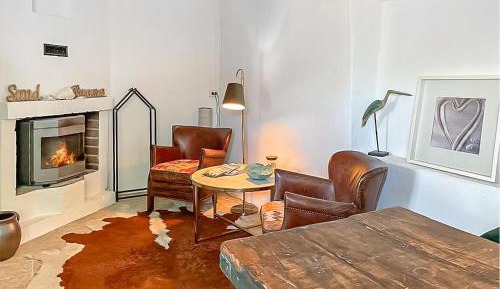 One-Bedroom Holiday Home