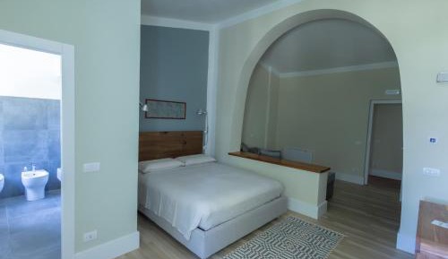 Suite with Lake View
