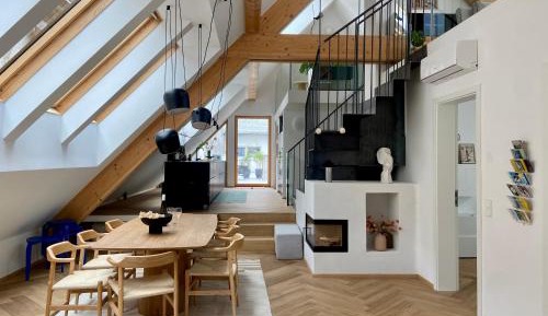 Four-Bedroom Apartment with Balcony 