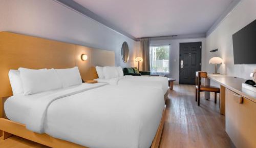 Standard Queen Room with Two Queen Beds