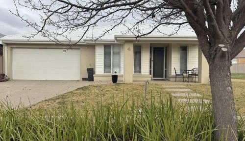 Four-Bedroom Holiday Home
